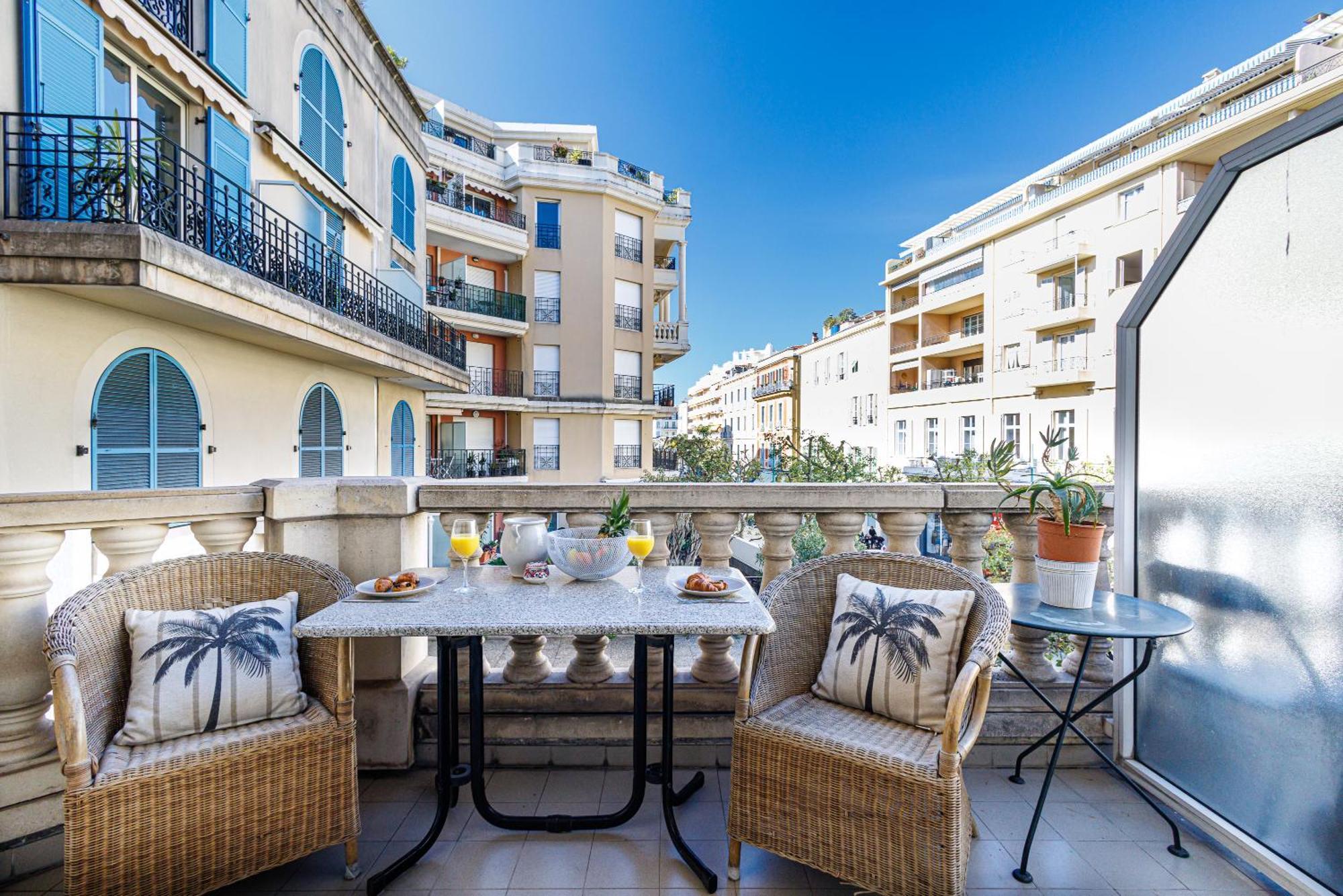 Le Victoria, Elegant T2 Au Bord Des Plages, Piscine, Sauna Menton Exterior foto
